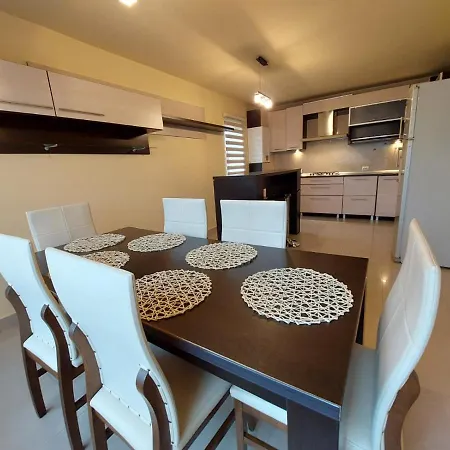 Penthouse Residence *